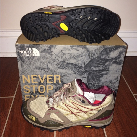 The North Face Women’s GTX Hedge Hiking Shoes NWB - Picture 1 of 4